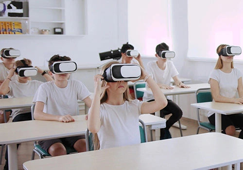 Using XR Extended Reality in the Classroom - An Ultimate Guide